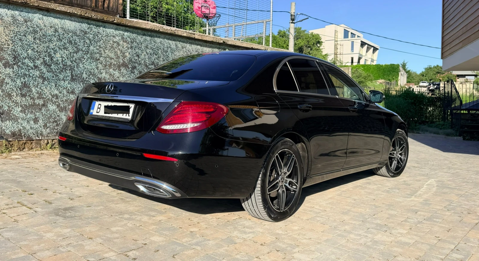 Mercedes-Benz E 220, снимка 5 - Автомобили и джипове - 55051624