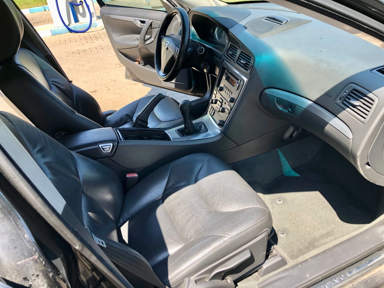 Volvo S60 2.4 D5, снимка 8 - Автомобили и джипове - 55873288