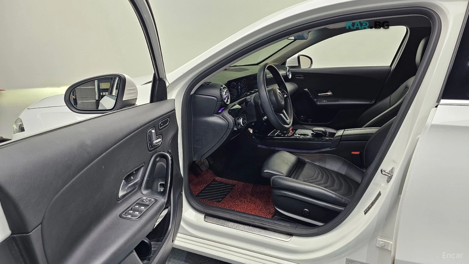Mercedes-Benz A 250 4MATIC* КОЖА* ПОДГРЕВ* КАМЕРА* NAVI* KEYLESS* , снимка 9 - Автомобили и джипове - 55898384