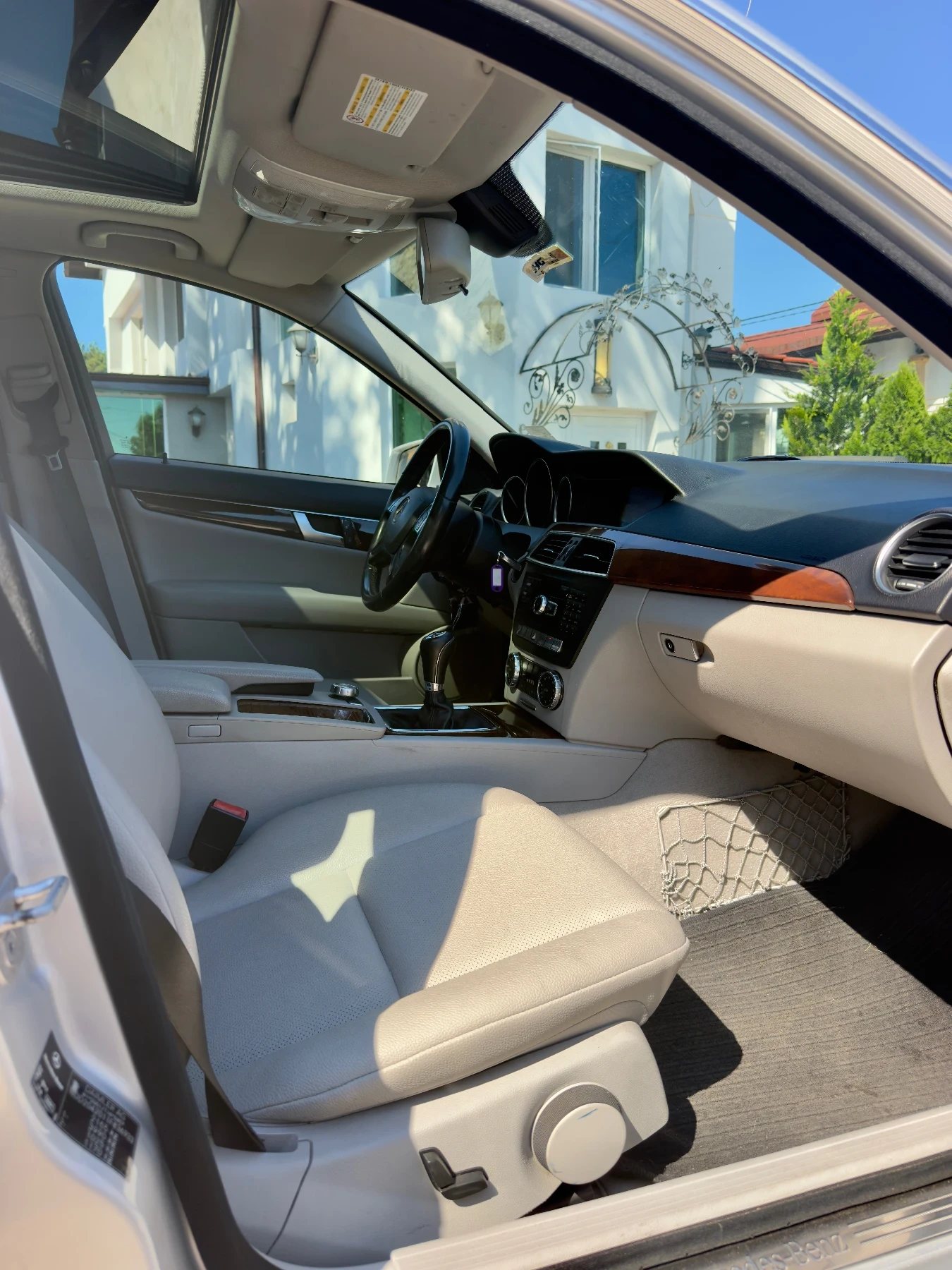 Mercedes-Benz C 200, снимка 9 - Автомобили и джипове - 56167753