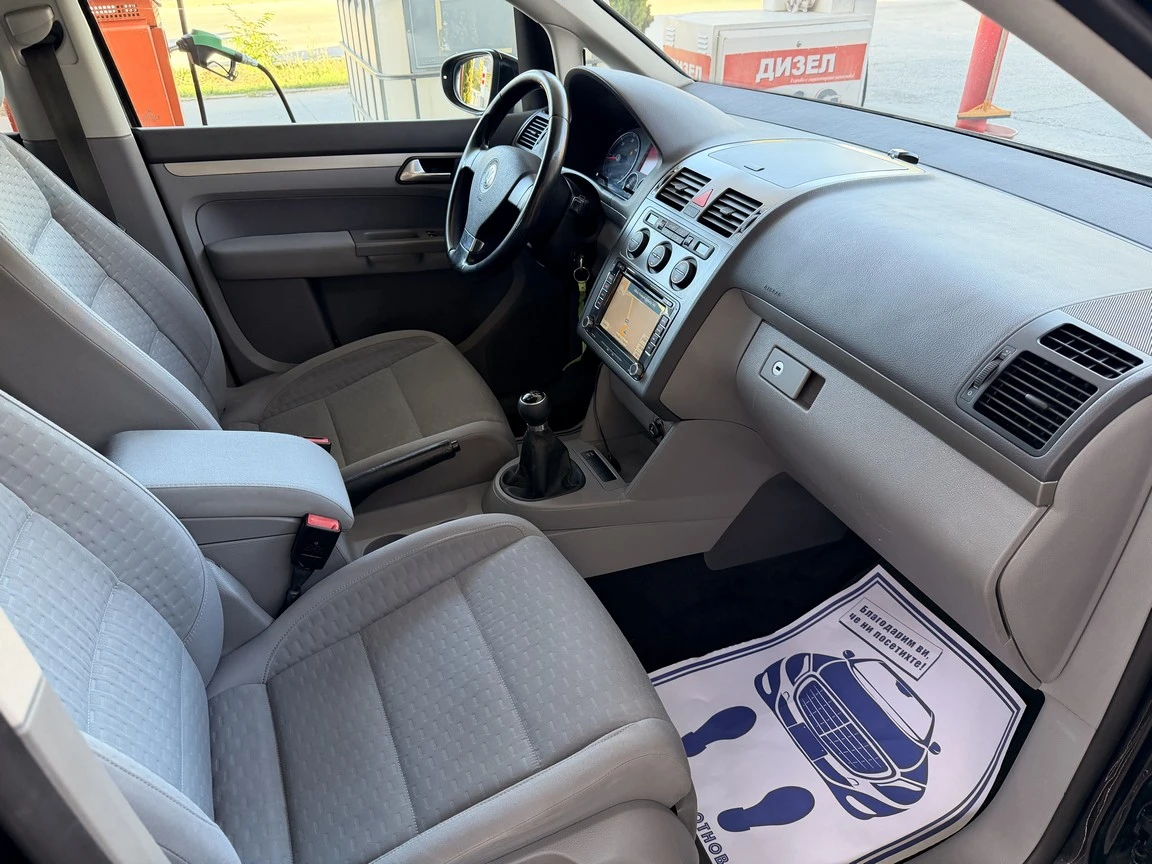 VW Touran 178000km!!!, снимка 9 - Автомобили и джипове - 56188797