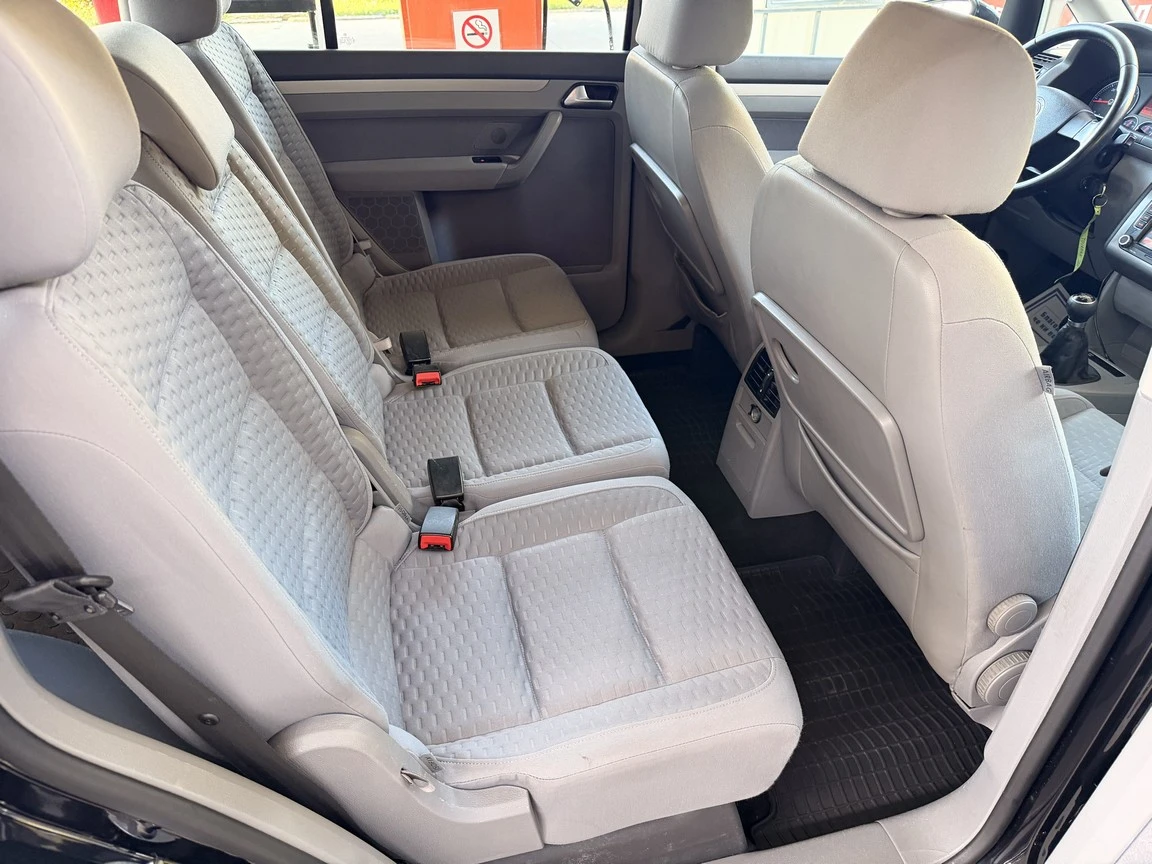 VW Touran 178000km!!!, снимка 10 - Автомобили и джипове - 56188797