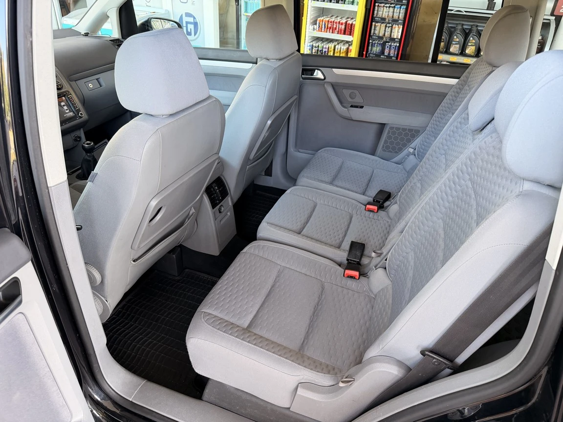 VW Touran 178000km!!!, снимка 11 - Автомобили и джипове - 56188797