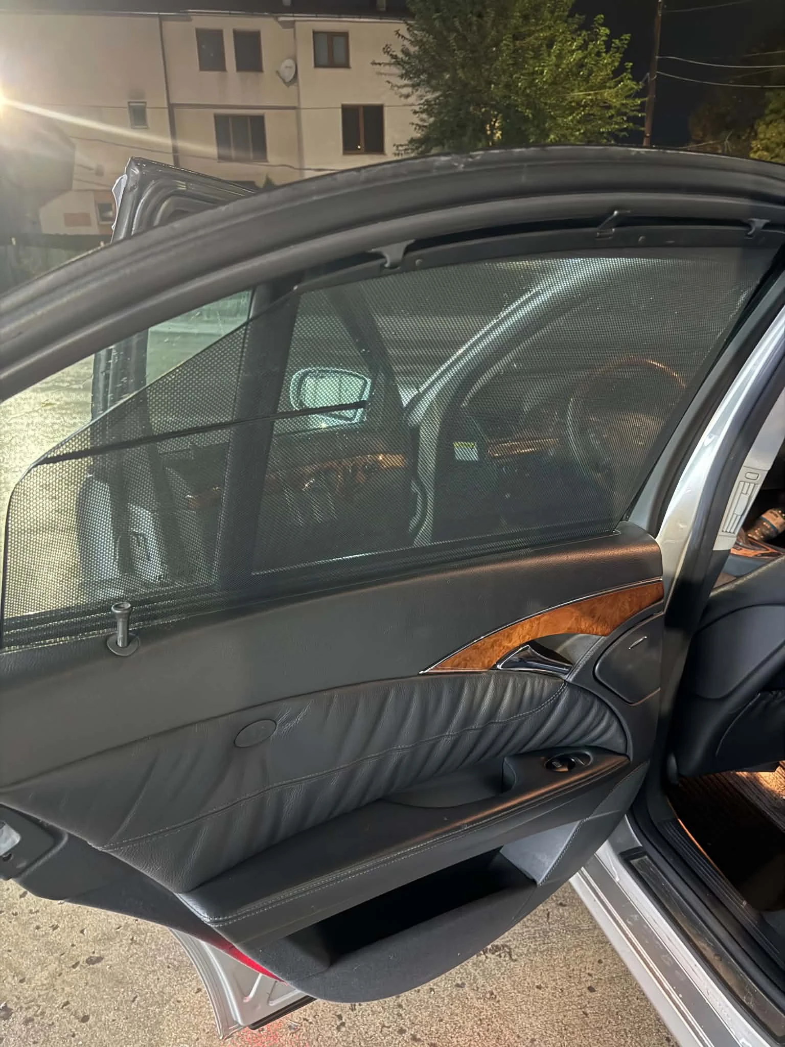 Mercedes-Benz E 500 4Matic/Gas, снимка 13 - Автомобили и джипове - 56379210