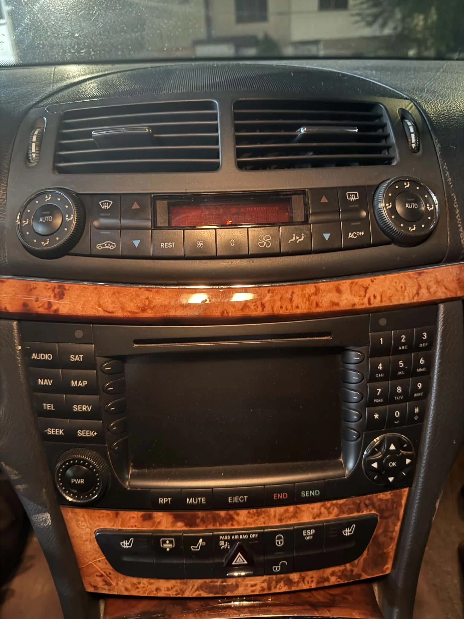 Mercedes-Benz E 500 4Matic/Gas, снимка 10 - Автомобили и джипове - 56379210