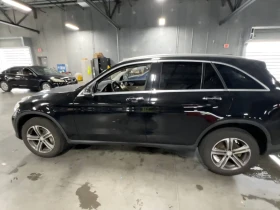 Mercedes-Benz GLC 300 4MATIC пано* Burmester* м.точка* keyless* 2 ключа* - [3] 