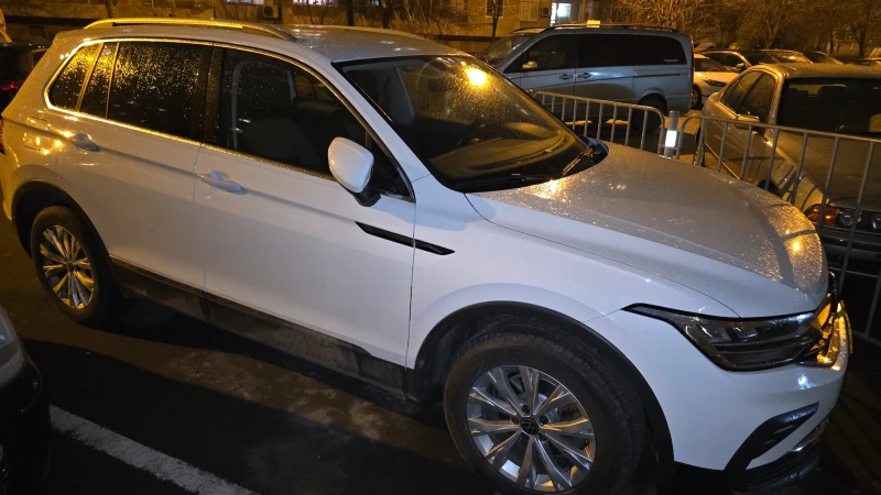 VW Tiguan, снимка 2 - Автомобили и джипове - 49235950