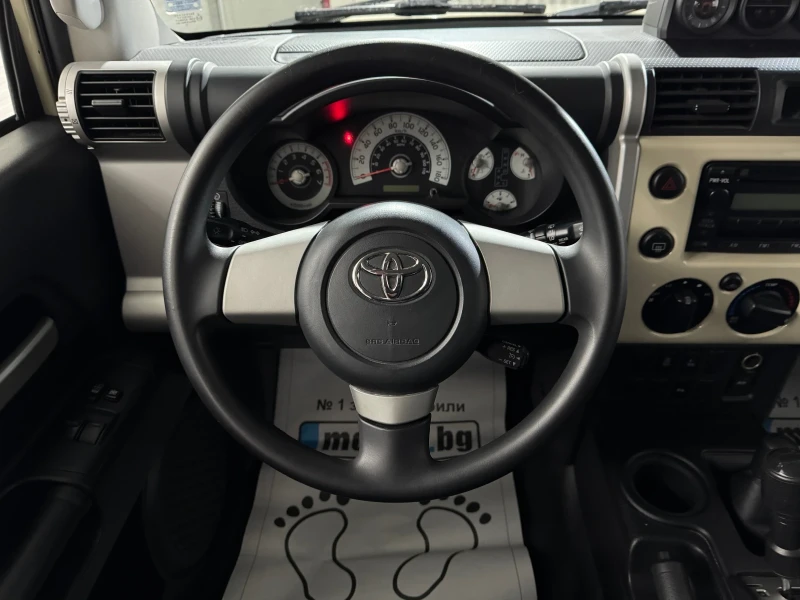 Toyota Fj cruiser 4.0 i 4WD/ АУТО/ ТЕГЛИЧ/ БЛОКАЖ НА ДИФЕРЕНЦИАЛА , снимка 10 - Автомобили и джипове - 50897950