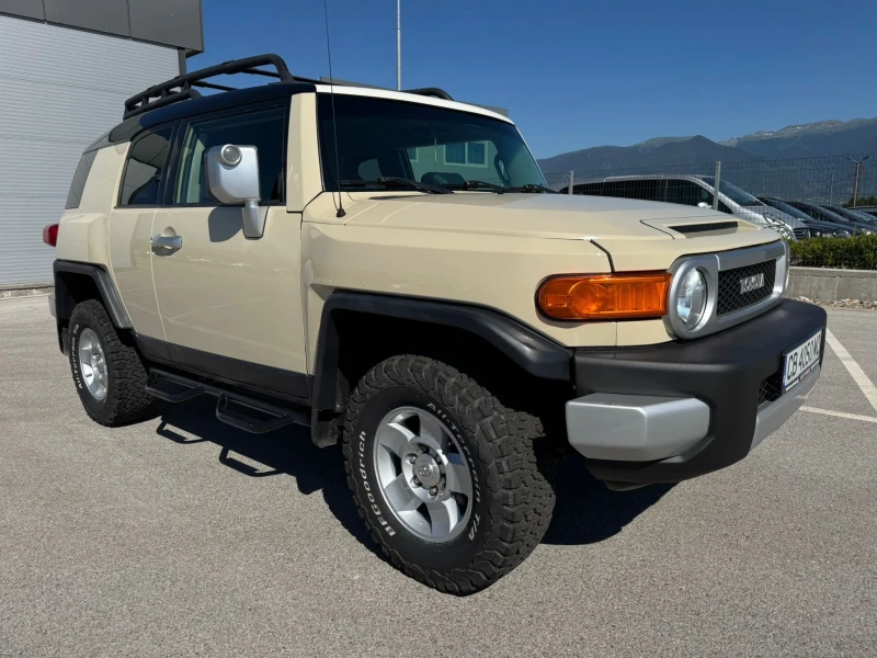 Toyota Fj cruiser 4.0 i 4WD/ АУТО/ ТЕГЛИЧ/ БЛОКАЖ НА ДИФЕРЕНЦИАЛА , снимка 3 - Автомобили и джипове - 50897950