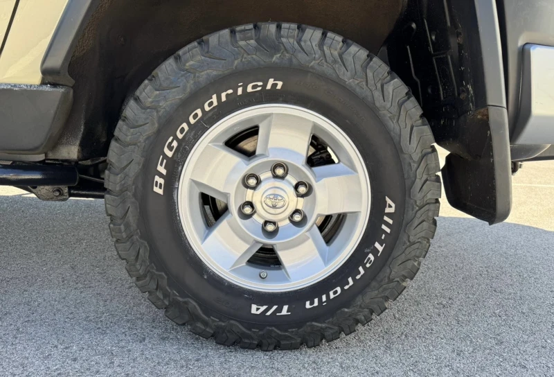 Toyota Fj cruiser 4.0 i 4WD/ АУТО/ ТЕГЛИЧ/ БЛОКАЖ НА ДИФЕРЕНЦИАЛА , снимка 16 - Автомобили и джипове - 50897950
