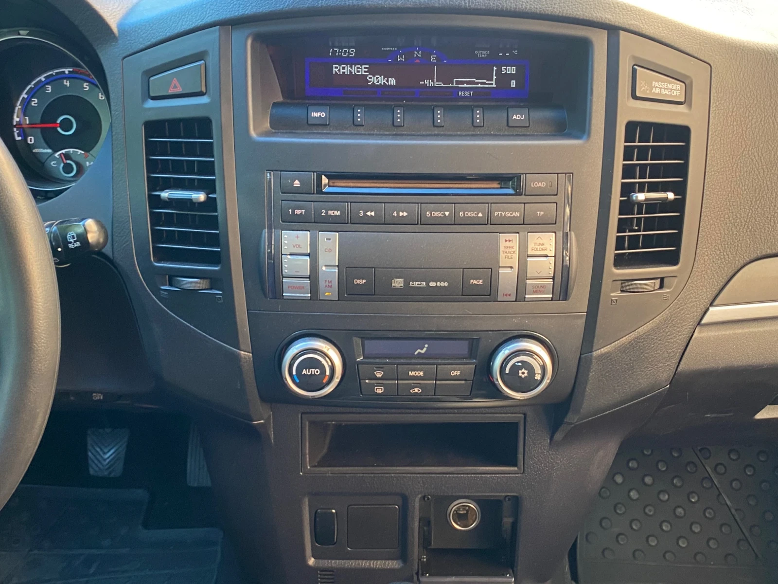 Mitsubishi Pajero 3, 2 DI-D - изображение 10