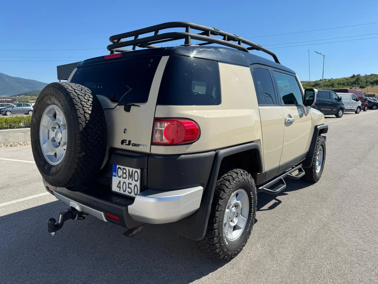 Toyota Fj cruiser 4.0 i 4WD/ АУТО/ ТЕГЛИЧ/ БЛОКАЖ НА ДИФЕРЕНЦИАЛА  - изображение 4
