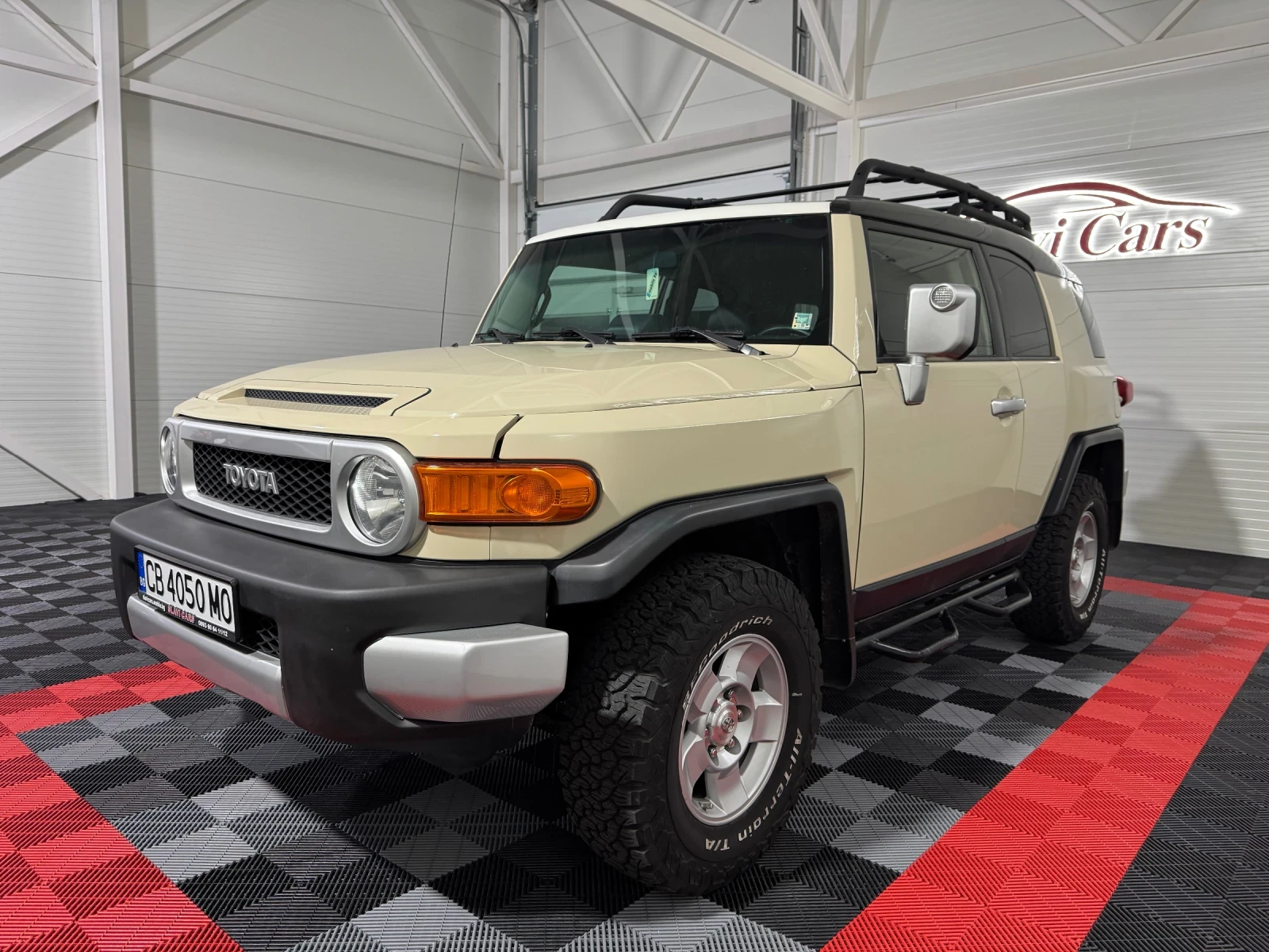 Toyota Fj cruiser 4.0 i 4WD/ АУТО/ ТЕГЛИЧ/ БЛОКАЖ НА ДИФЕРЕНЦИАЛА  - изображение 3