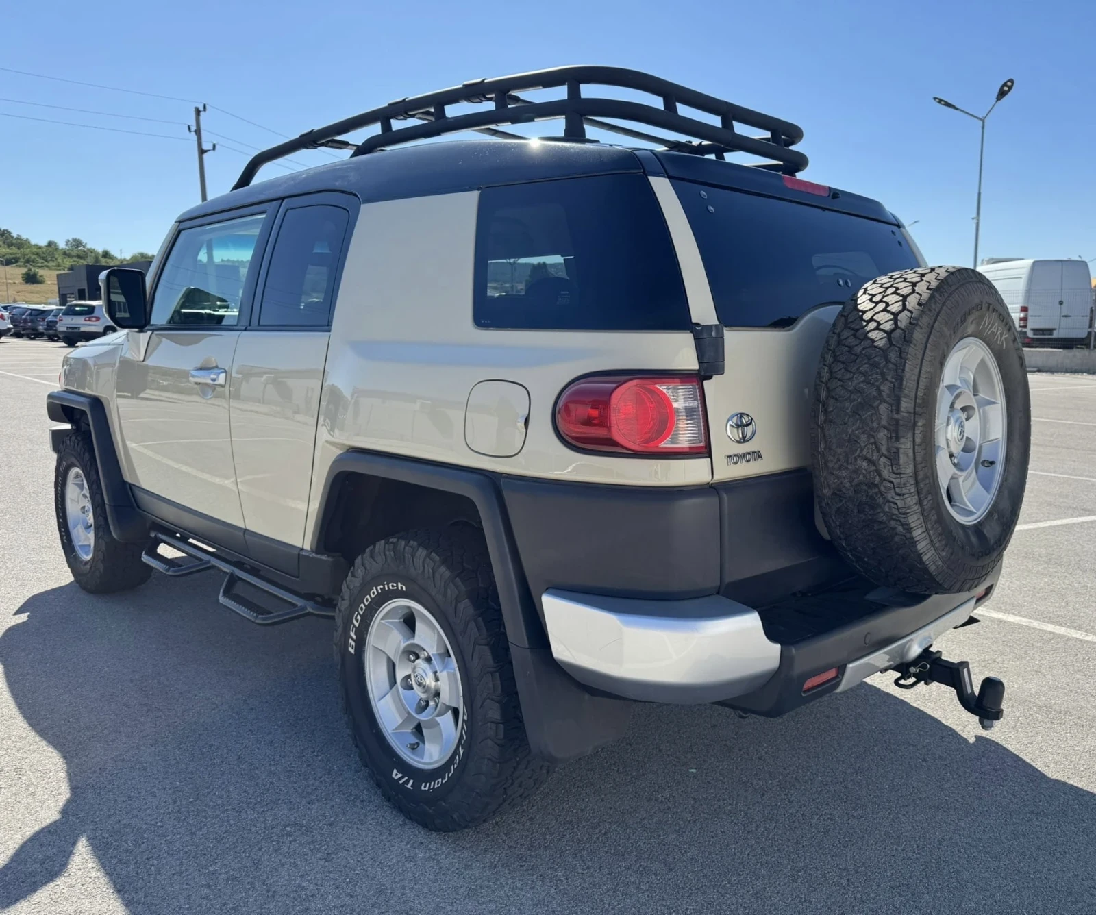 Toyota Fj cruiser 4.0 i 4WD/ АУТО/ ТЕГЛИЧ/ БЛОКАЖ НА ДИФЕРЕНЦИАЛА  - изображение 6