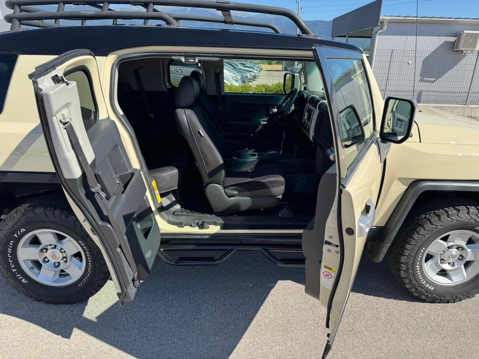 Toyota Fj cruiser 4.0 i 4WD/ АУТО/ ТЕГЛИЧ/ БЛОКАЖ НА ДИФЕРЕНЦИАЛА  - изображение 8