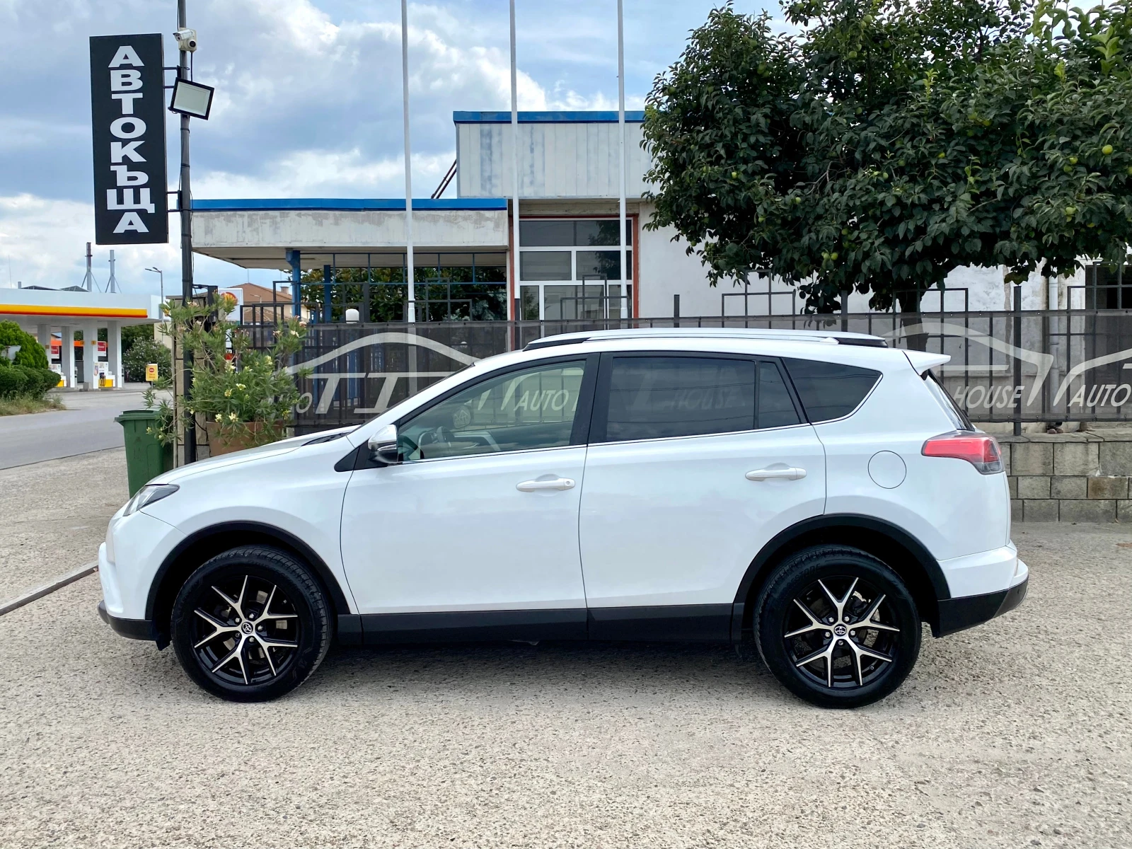 Toyota Rav4 2.0 D-4D* Exclusive* Key GO* Distronic*  - изображение 5