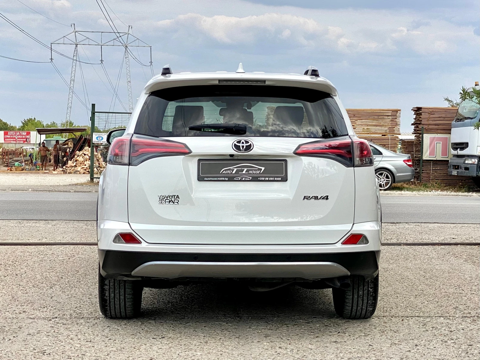 Toyota Rav4 2.0 D-4D* Exclusive* Key GO* Distronic*  - изображение 3