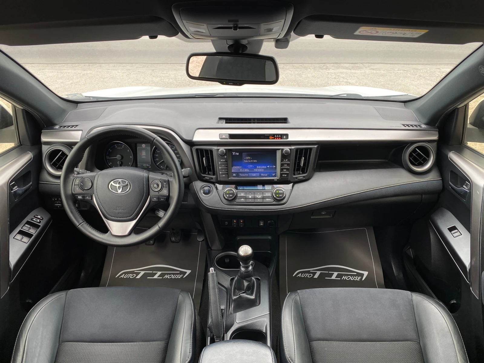 Toyota Rav4 2.0 D-4D* Exclusive* Key GO* Distronic*  - изображение 9