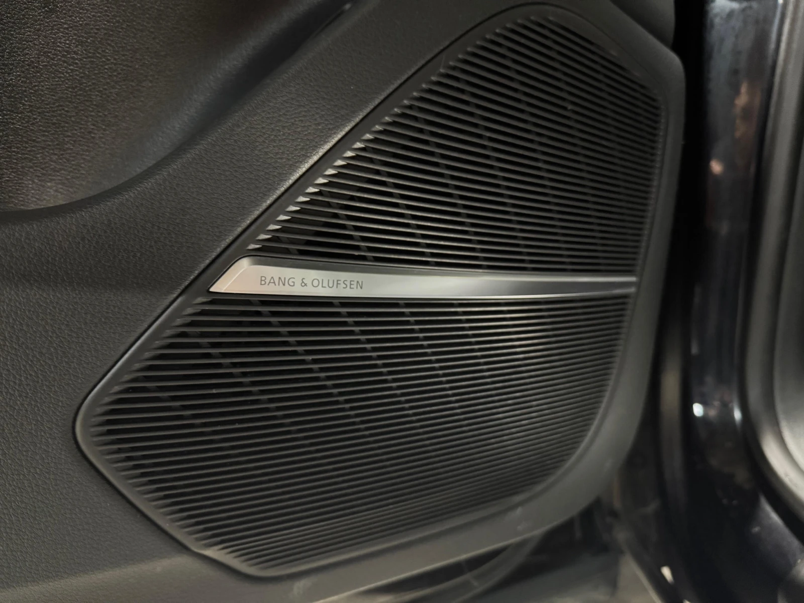 Audi Q8 BLACK OPTIC* S-LINE* B&O* DISTRONIK* PANO* ������� | Mobile.bg � ����������� 11