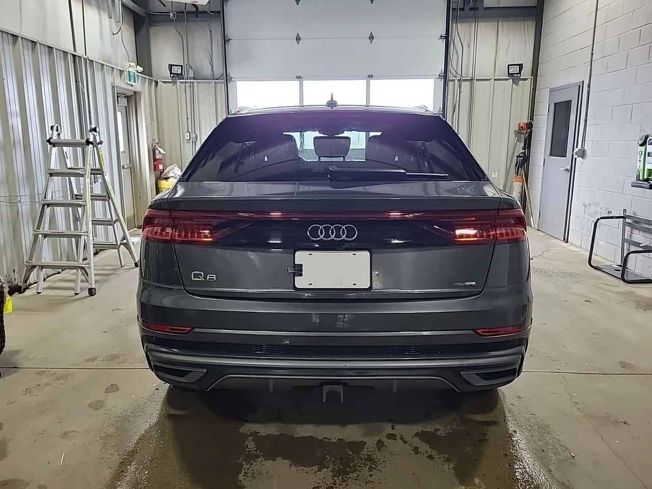 Audi Q8 PROGRESSIV| DISTRONIC| 360| PANO| 2 КЛЮЧА| CARFAX, снимка 4 - Автомобили и джипове - 54622417
