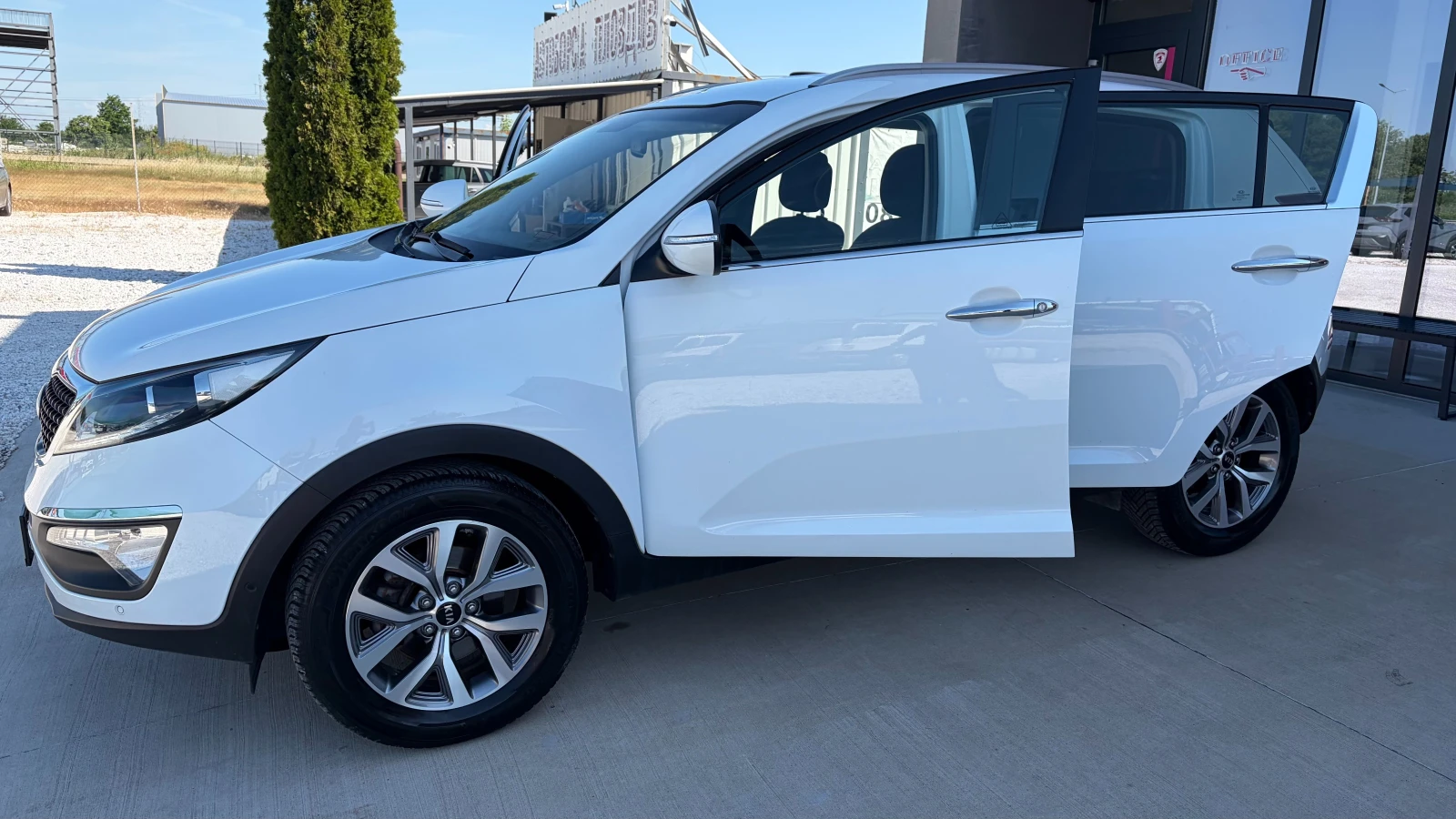 Kia Sportage 1.6 GDI, снимка 2 - Автомобили и джипове - 54819395