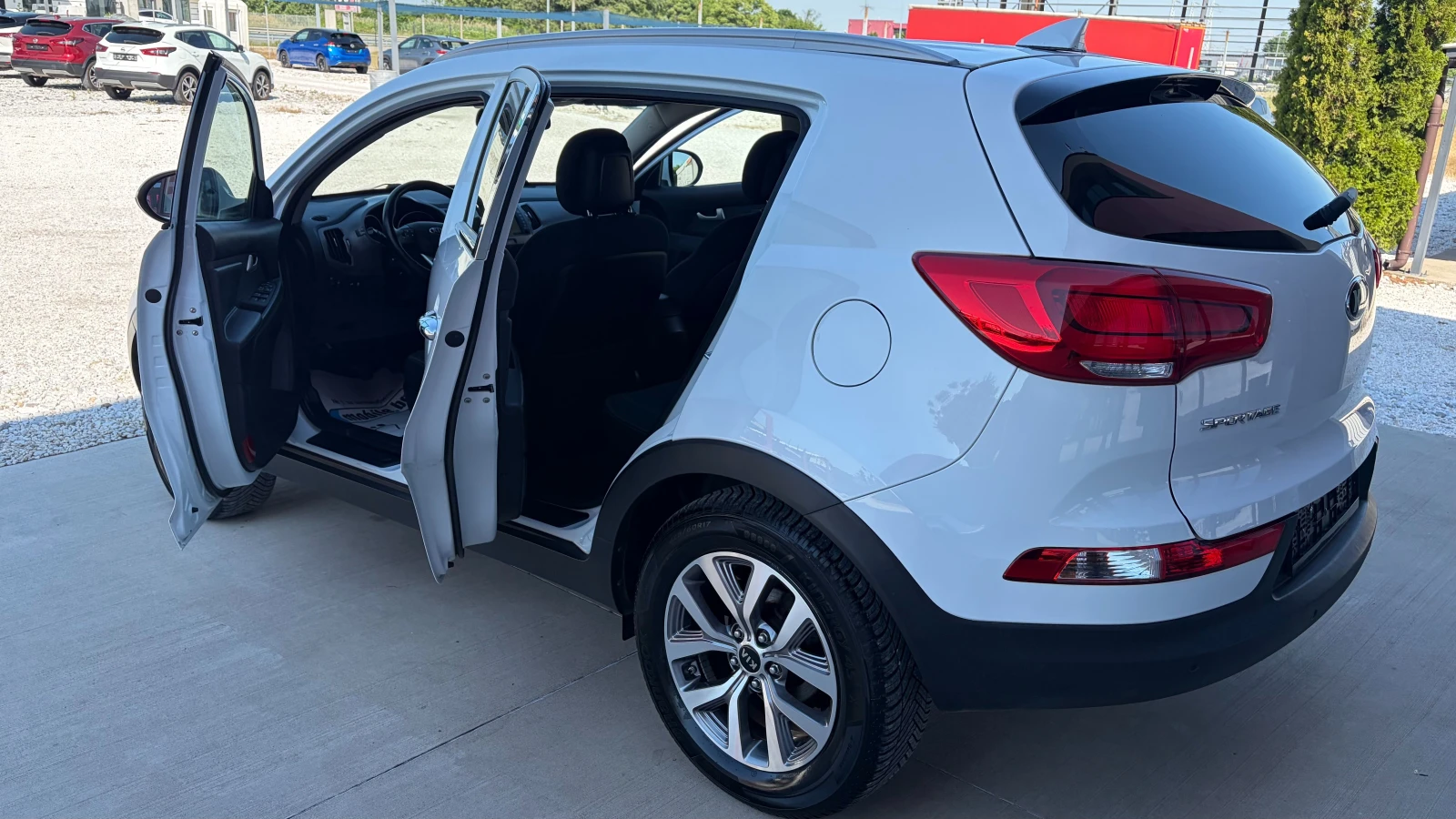 Kia Sportage 1.6 GDI, снимка 6 - Автомобили и джипове - 54819395