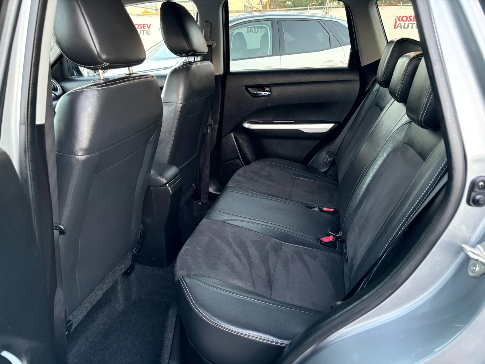 Suzuki Vitara 1.6DDIS 120кс 4x4 , снимка 11 - Автомобили и джипове - 56152104