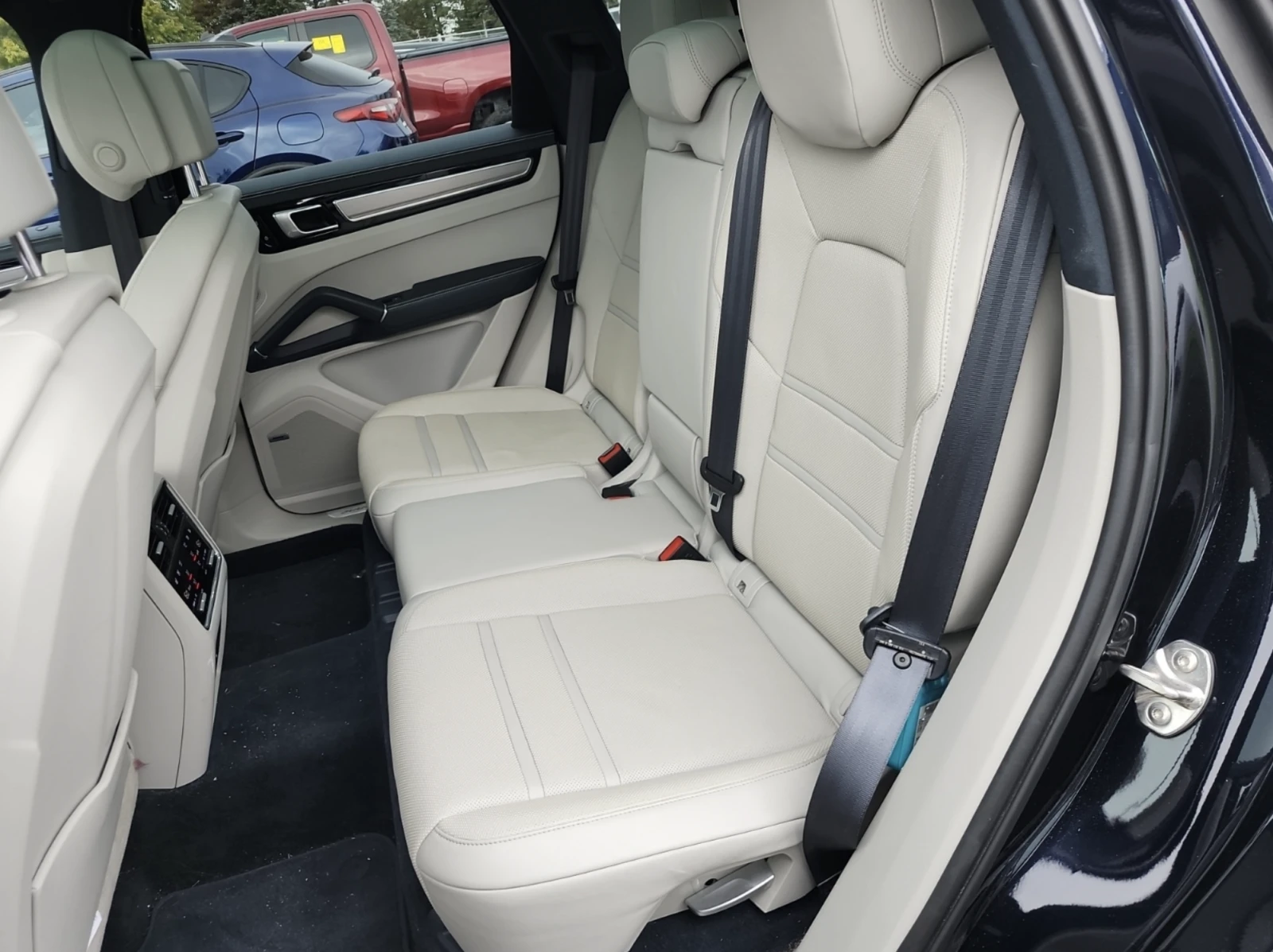 Porsche Cayenne 2020 Porsche Cayenne S, снимка 7 - Автомобили и джипове - 56325191