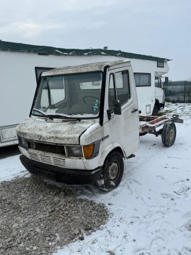 Mercedes-Benz 308 2 броя 308, снимка 2