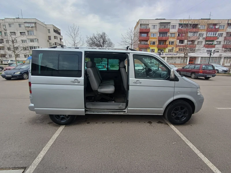 VW Caravelle, снимка 11 - Бусове и автобуси - 49534893