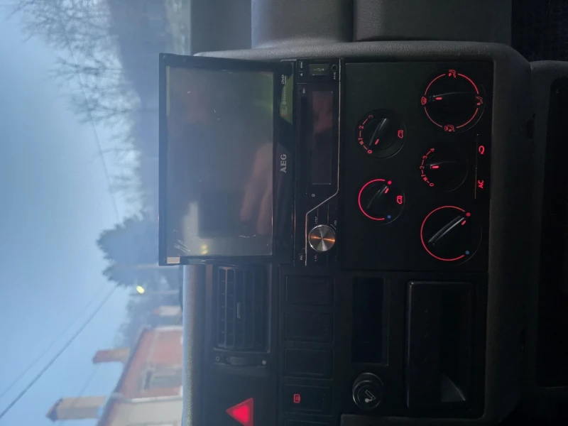 VW Transporter 2, 5TDI.8+ 1.KLIMATIK, снимка 14 - Бусове и автобуси - 53171070