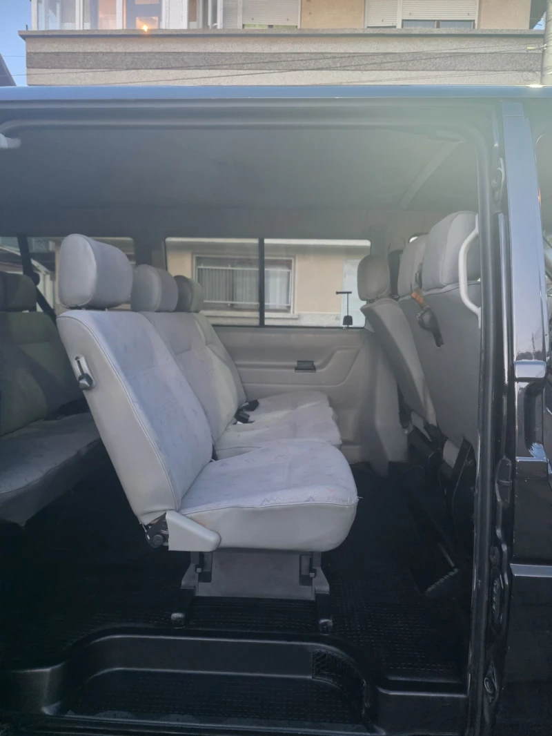 VW Transporter 2, 5TDI.8+ 1.KLIMATIK, снимка 17 - Бусове и автобуси - 53171070