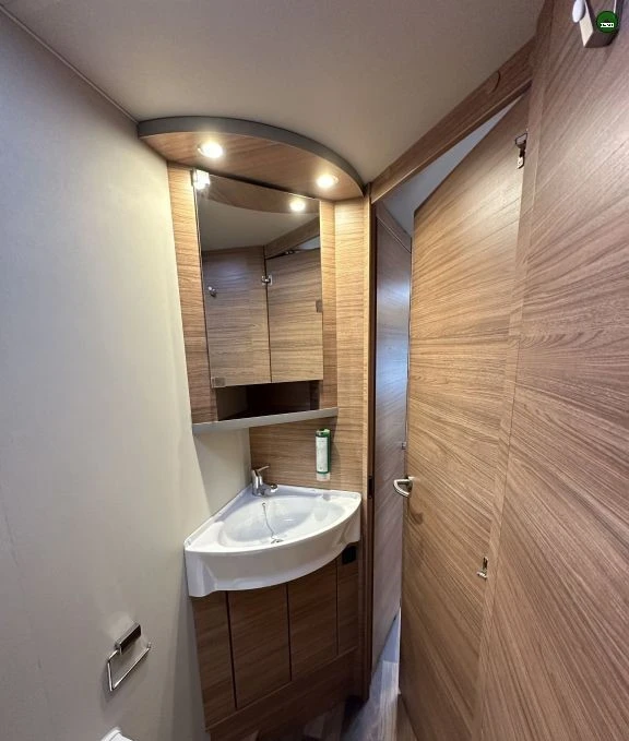 Кемпер Weinsberg 650MF, снимка 13 - Каравани и кемпери - 52457088