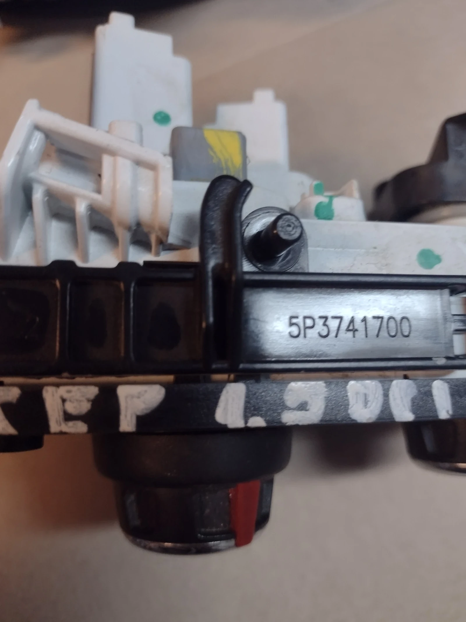 5P3743000    DACIA DOKKER, LODGY   5P3741700 | Mobile.bg   5