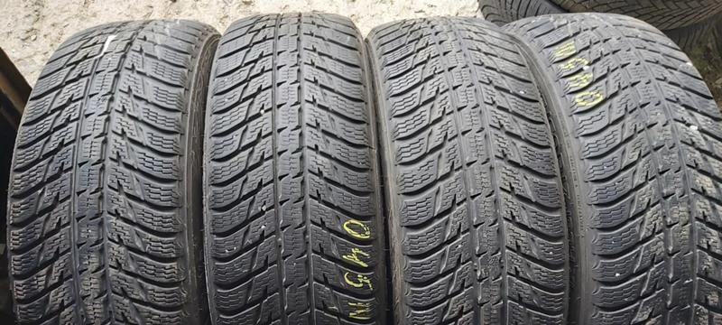 Гуми Зимни 215/60R17, снимка 1 - Гуми и джанти - 35124671