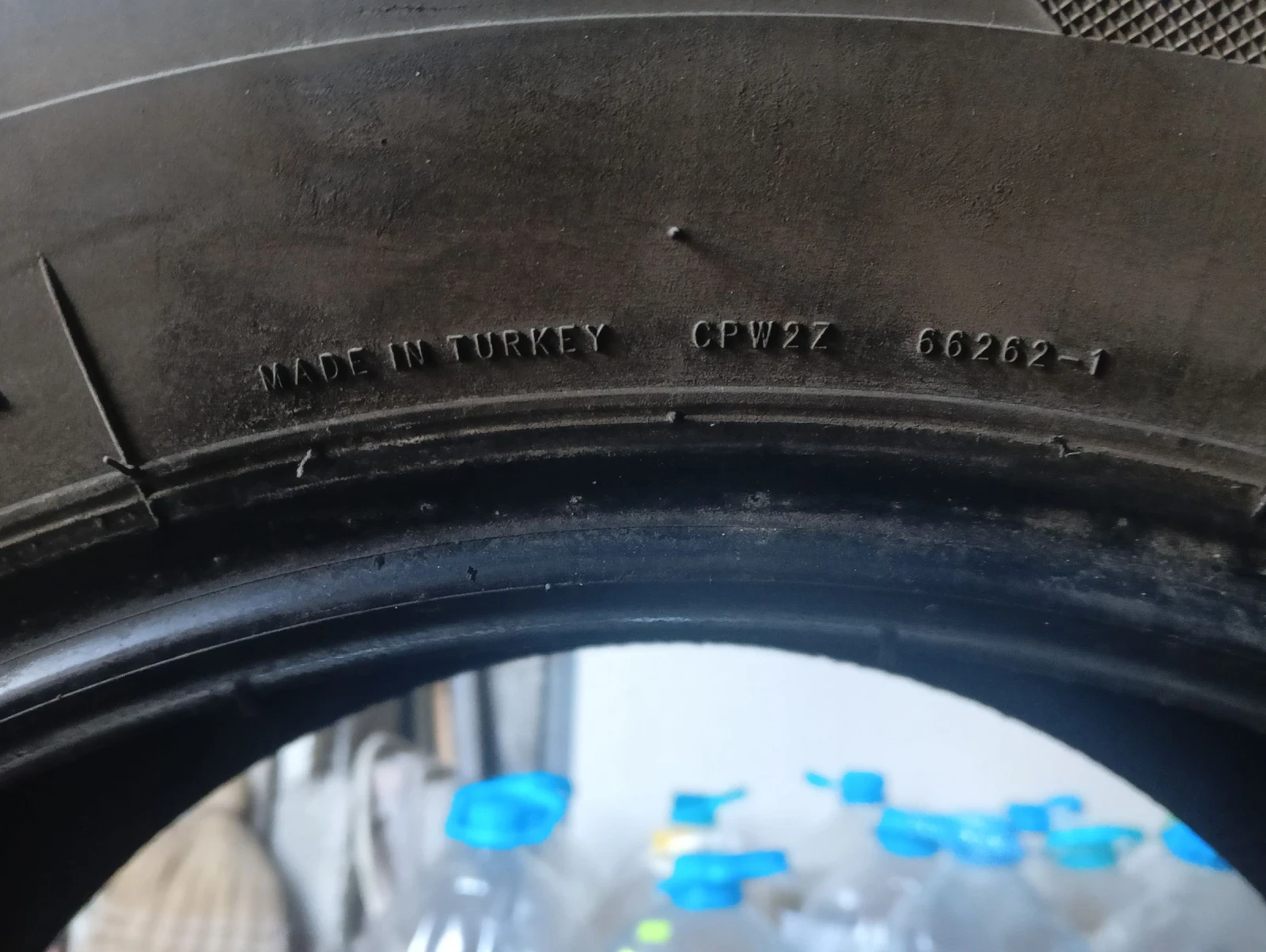 Гуми Зимни 235/60R17, снимка 6 - Гуми и джанти - 54092768