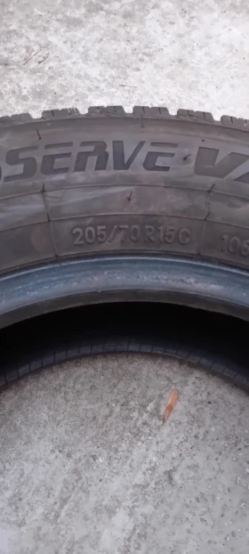 Гуми Зимни 205/70R15, снимка 3 - Гуми и джанти - 53020245