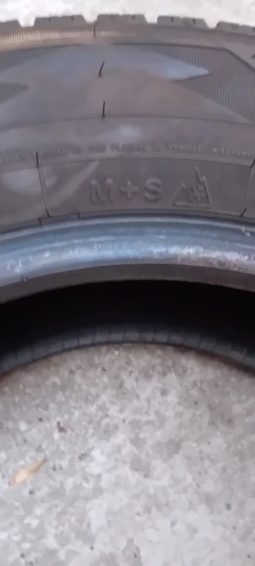 Гуми Зимни 205/70R15, снимка 6 - Гуми и джанти - 53020245