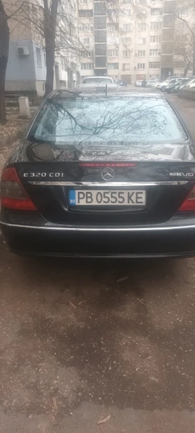  Mercedes-Benz E 320