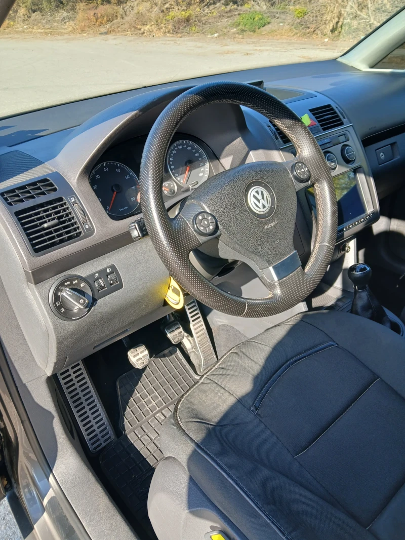 VW Touran, снимка 16 - Автомобили и джипове - 47867997