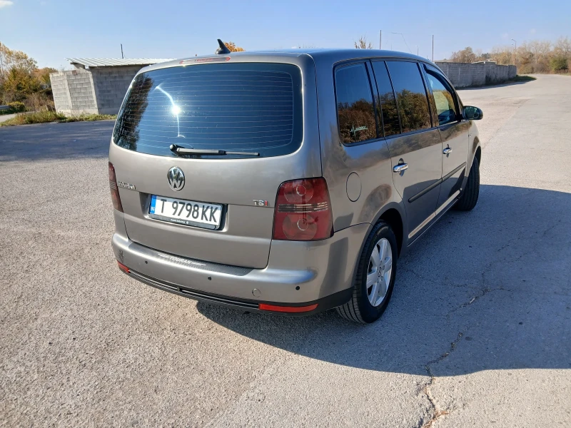 VW Touran, снимка 4 - Автомобили и джипове - 49059492