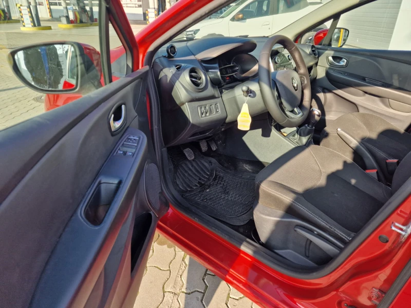 Renault Clio 1.5 DCI , снимка 8 - Автомобили и джипове - 48895233