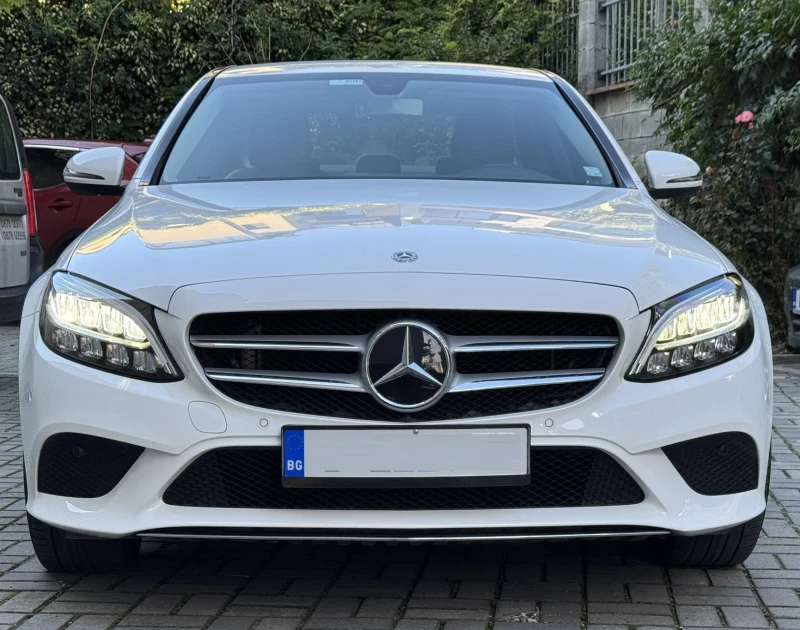 Mercedes-Benz C 180 FACELIFT // GERMAN MADE, снимка 2 - Автомобили и джипове - 49435548