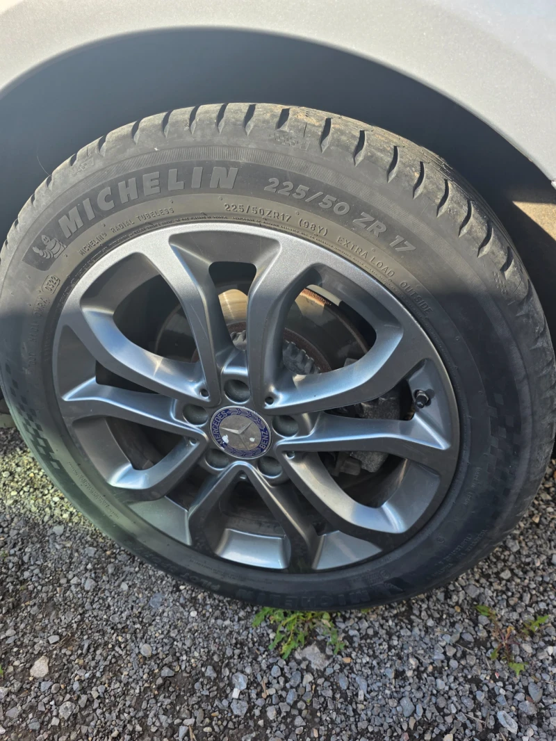 Mercedes-Benz C 220, снимка 6 - Автомобили и джипове - 52331082