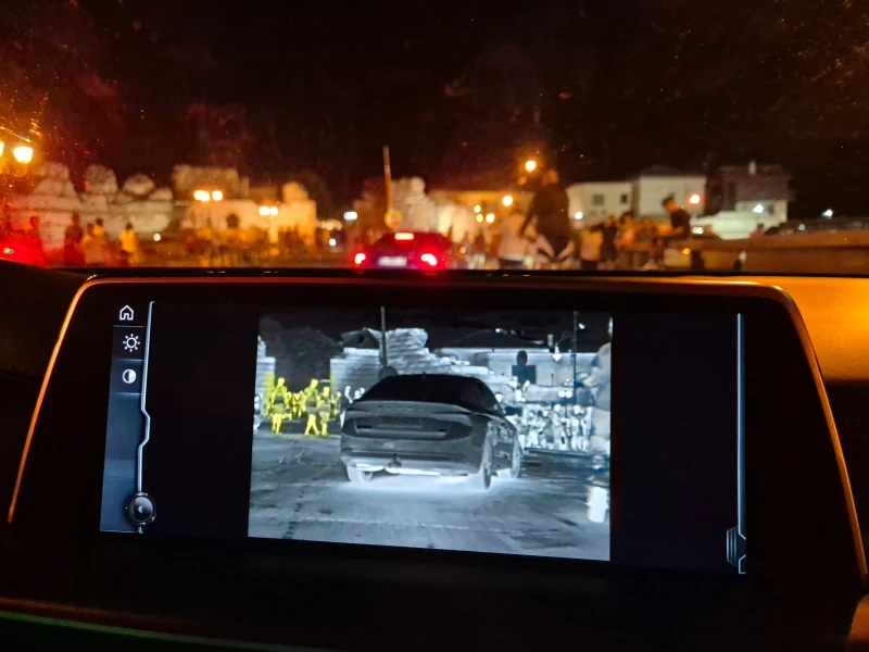 BMW 740 740d Xdrive LongBowers & Wilkins Diamond Surround , снимка 14 - Автомобили и джипове - 52347408