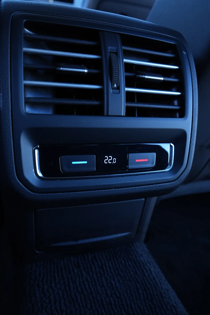 VW Passat B8, снимка 8 - Автомобили и джипове - 52830285