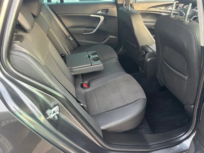 Opel Insignia 2.0CDTI, снимка 8 - Автомобили и джипове - 52841880