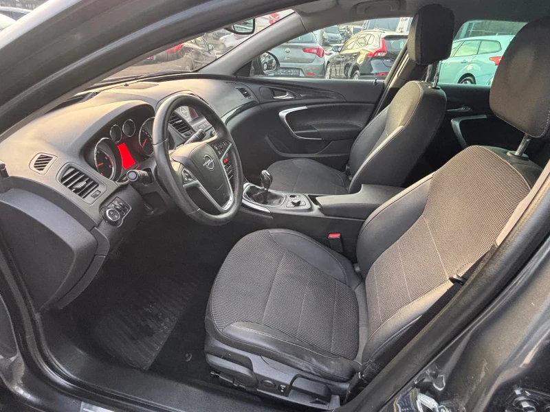 Opel Insignia 2.0CDTI, снимка 12 - Автомобили и джипове - 52841880