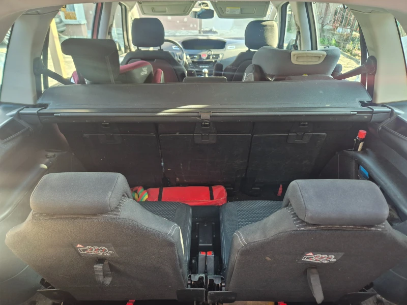 Citroen Grand C4 Picasso, снимка 13 - Автомобили и джипове - 52931461