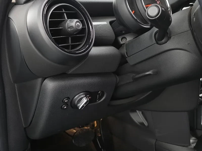 Mini Cooper 5-Door Basic Model 3Rd Generation, снимка 13 - Автомобили и джипове - 56576312
